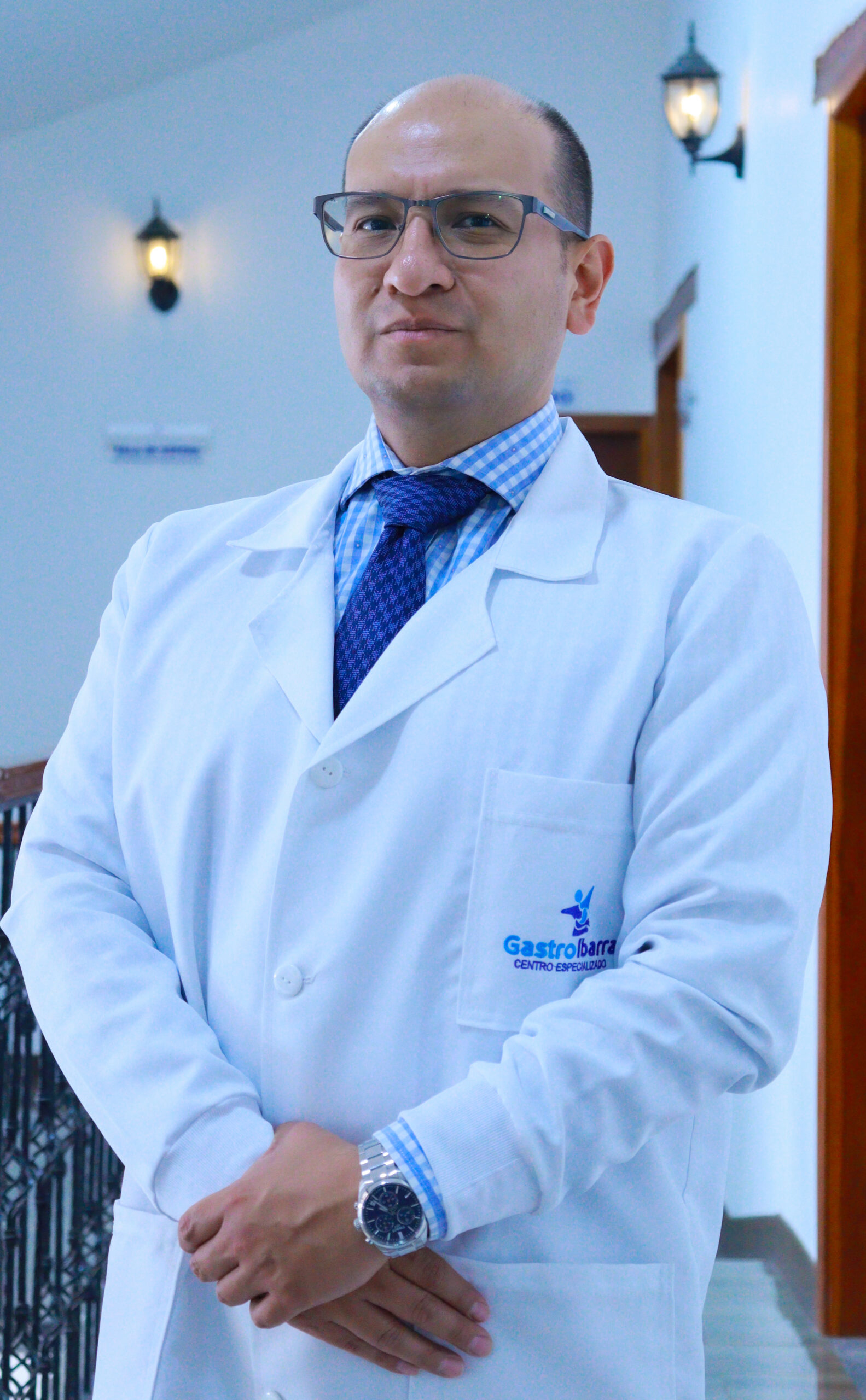 Dr. Andrés Luna